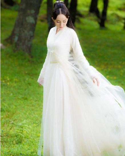 盤點五位古裝最仙明星：楊冪、趙麗穎、劉亦菲，誰是你心中的仙女首選？